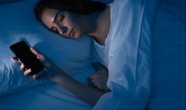 Cómo Establecer Una Rutina de Sueño Saludable Para Evitar el Estrés Laboral